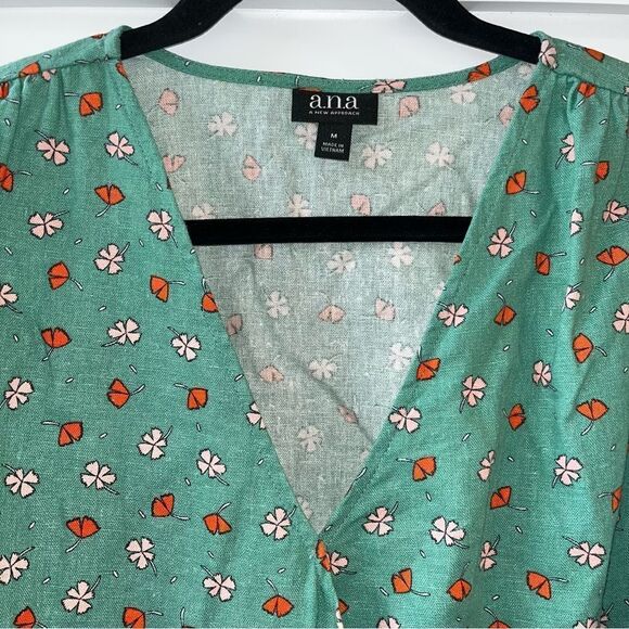 Floral Linen Blend Wrap Tie Front Top - Sz M - Picture 4 of 9